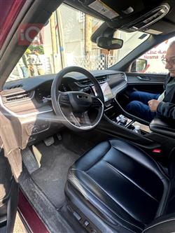 جیپ گراند شیرۆکی